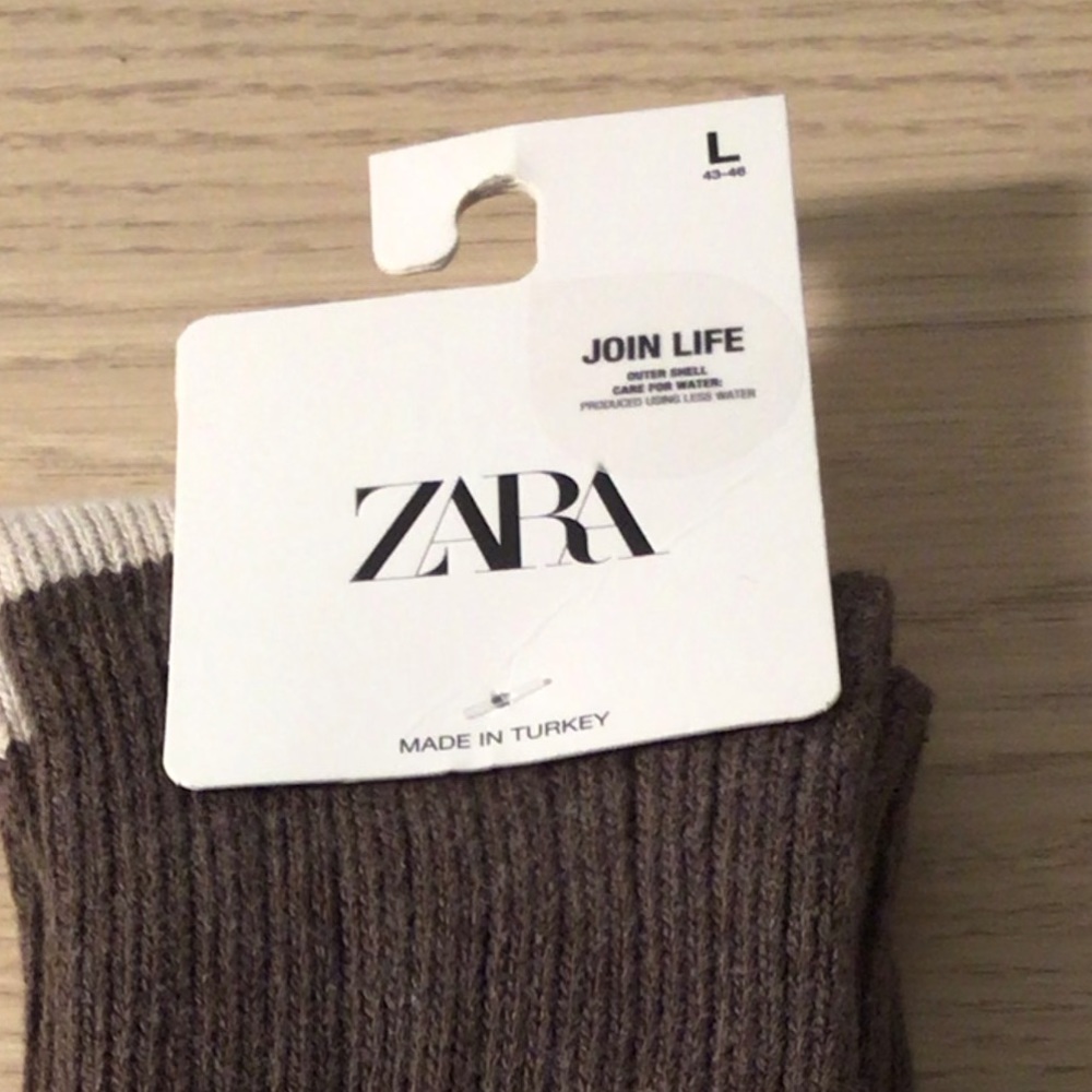 Zara Rib-Knit Two-Tone Socks - Picture 3 of 3